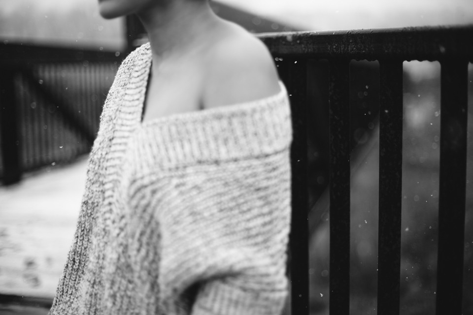 moonrise-snow-knit-sweater-off the shoulder-black-white-grey