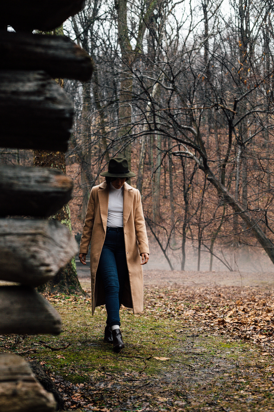 moonrise-district-fog-forever-21-camel-coat-high-waisted-jeans-white-turtleneck-15